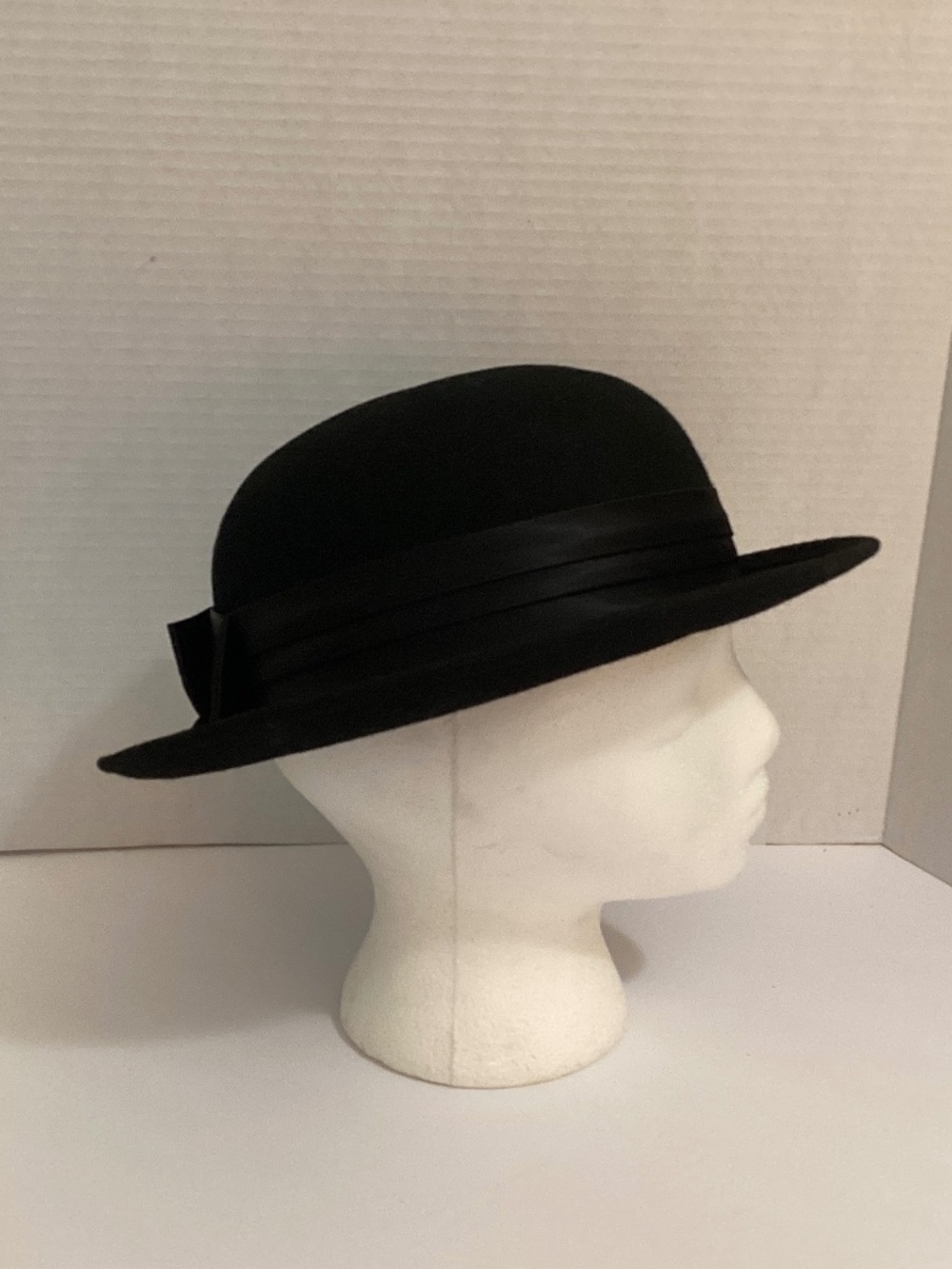 Basic Black Hat 100% Wool Beautiful Wearable Condition